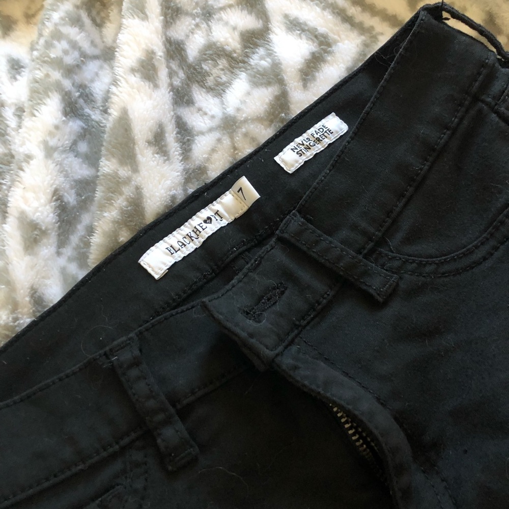 Hot topic black heart skinny jean size 7